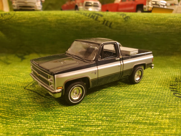 1/64 custom Chevy with fuel tank, toolbox, swed bags